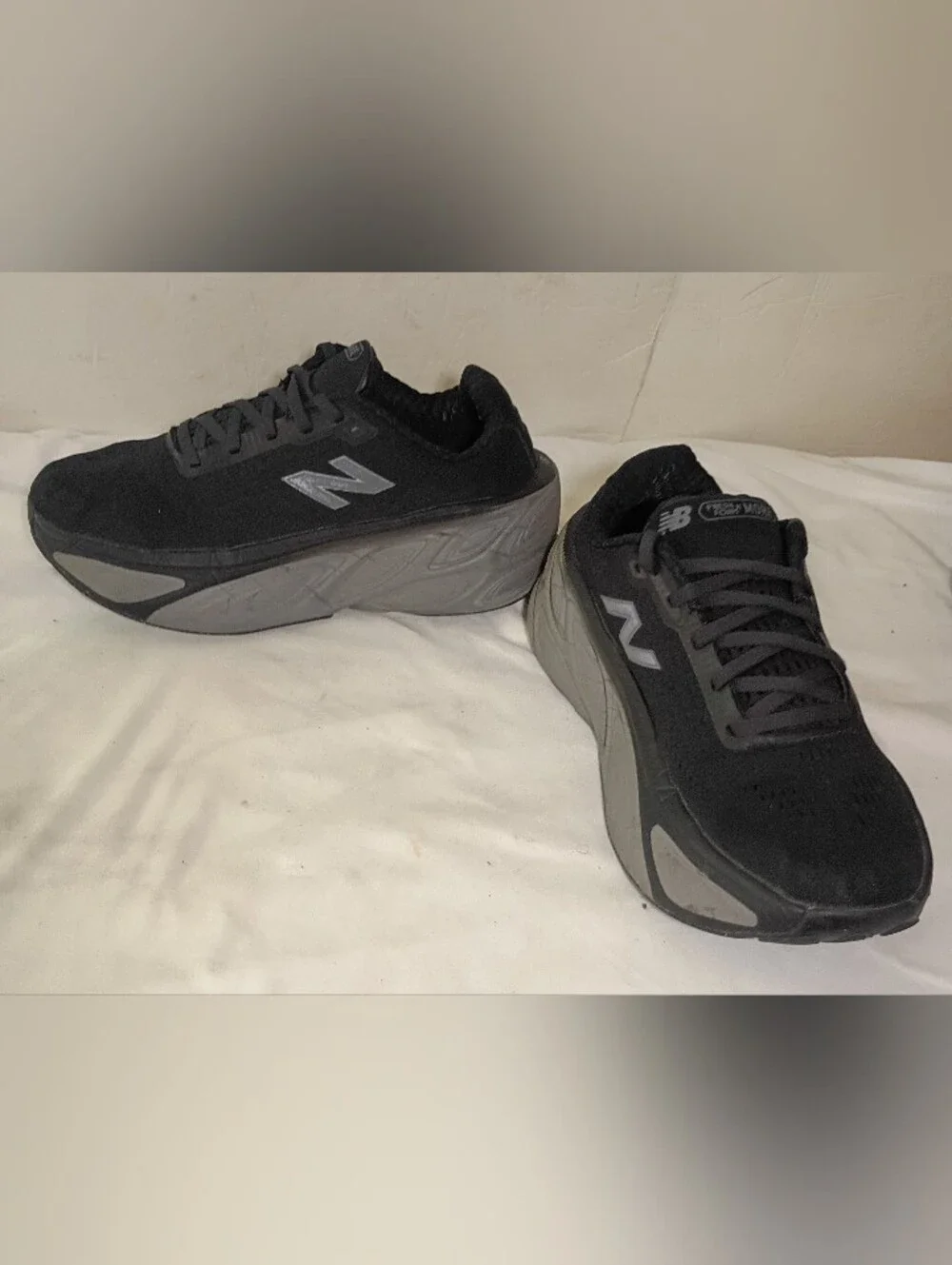 New Balance Fresh Foam X More v5 Black Women's Size 8 Wide (D) WMORLK5 Running